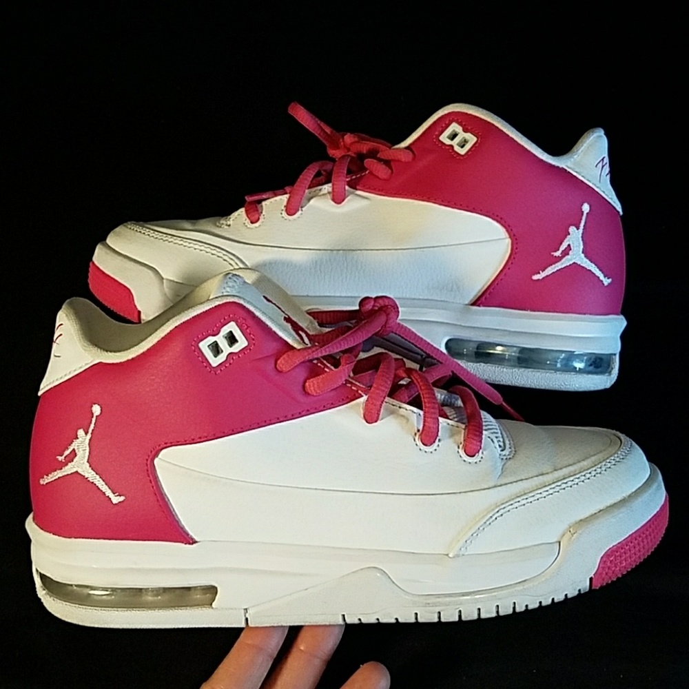 Girls Jordan's flight